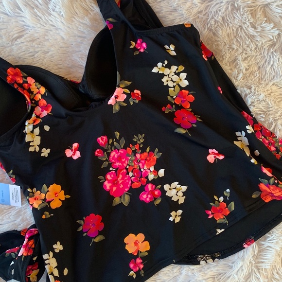 Lands End Black and Floral Tankini Top - Picture 10 of 16
